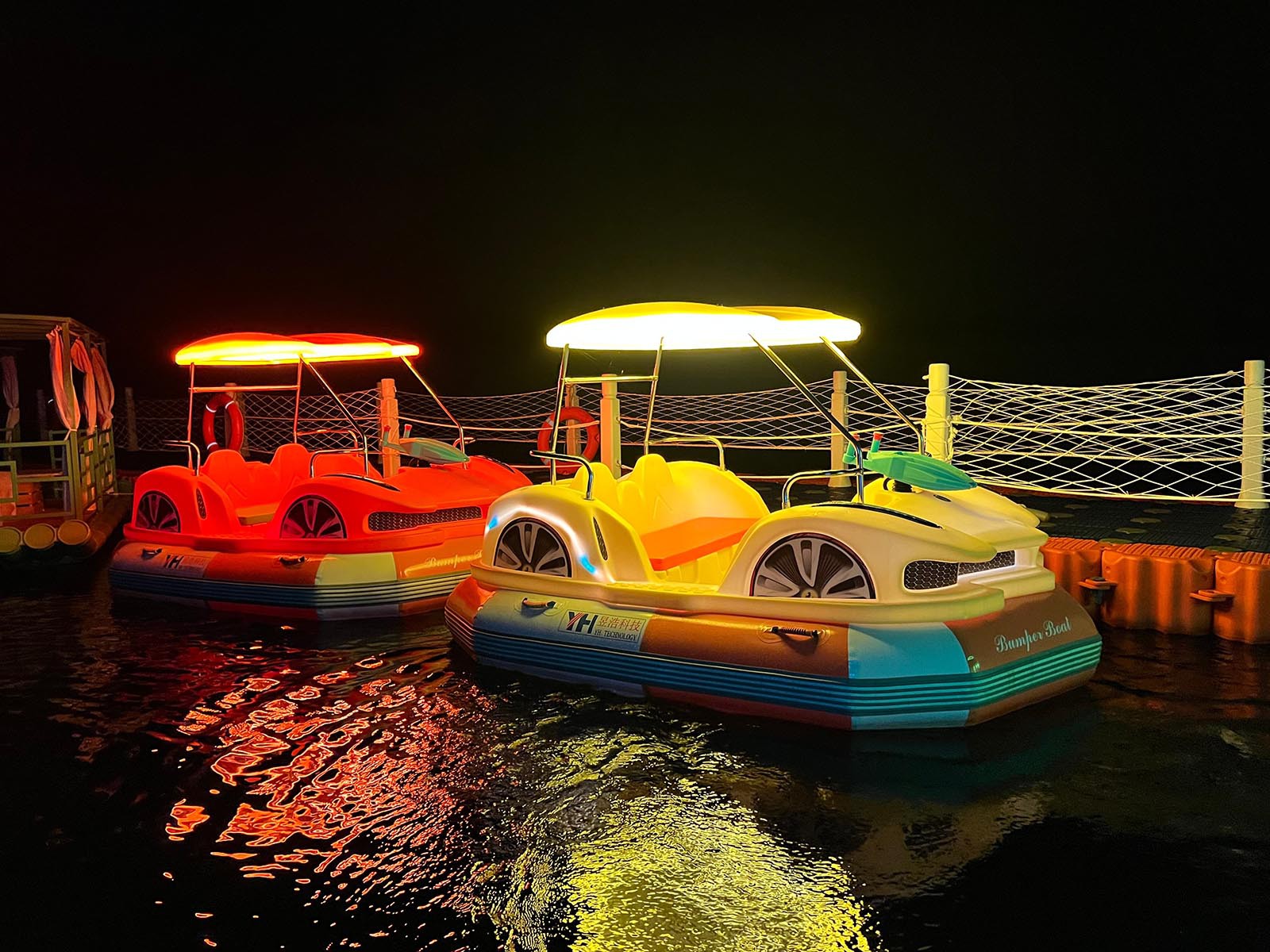 Multifunctional bumping boat Multifunctional bumping boat